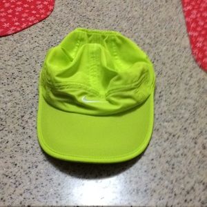 Ladies Nike daybreak dri-fit cap